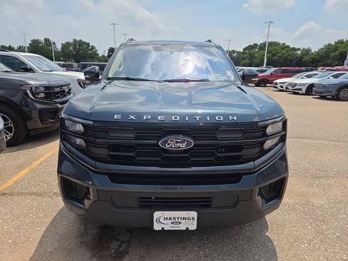 Certified 2025 Ford Expedition Active AWD/4WD image 14