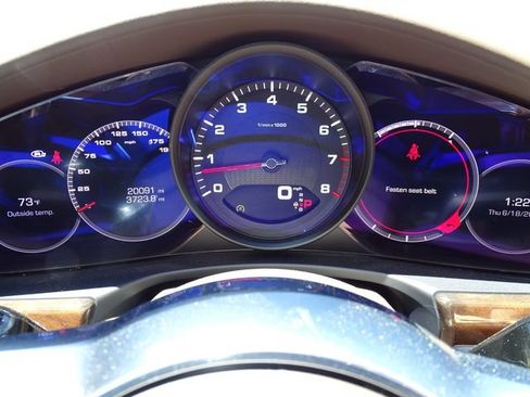 Used 2020 Porsche Panamera RWD image 19