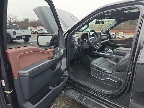 Used 2023 Ford F150 Lariat w/ Equipment Group 502A High image 5