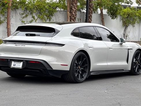 Used 2022 Porsche Taycan GTS image 4