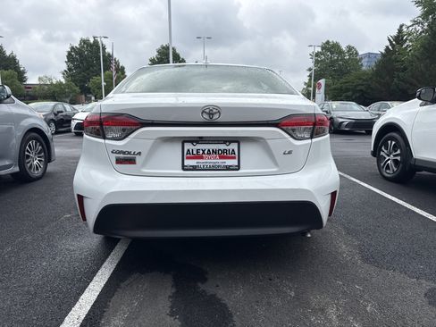 Used 2023 Toyota Corolla LE FWD image 4