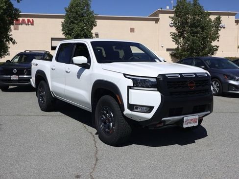 New 2026 Nissan Frontier PRO-4X w/ Pro-4x Convenience Package image 2