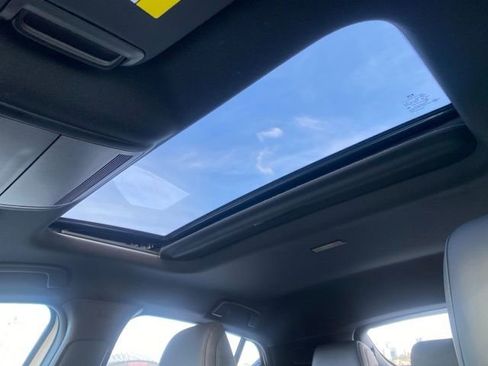 Used 2025 MAZDA MAZDA3 2.5 S Hatchback w/ Appearance Package image 6