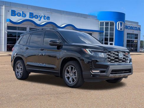 Certified 2025 Honda Passport TrailSport image 7