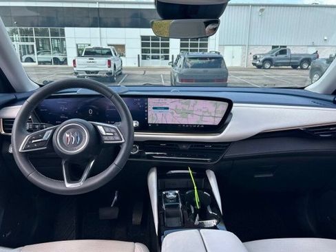 Used 2024 Buick Envision Avenir AWD/4WD image 3