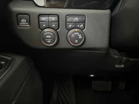 Used 2023 Chevrolet Silverado 1500 LT AWD/4WD image 59