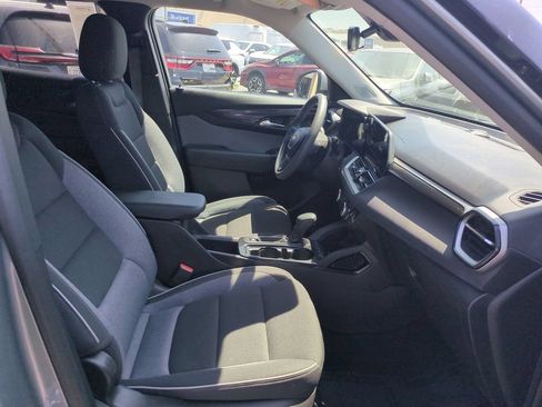 Used 2025 Chevrolet TrailBlazer LT AWD/4WD image 29