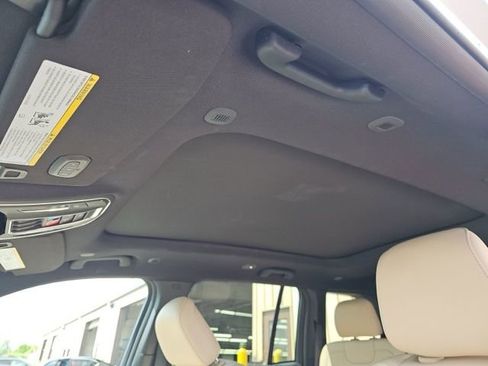 Used 2023 Jeep Grand Cherokee 4WD 4xe image 13