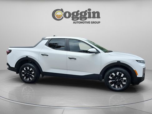 Certified 2025 Hyundai Santa Cruz SE FWD image 6