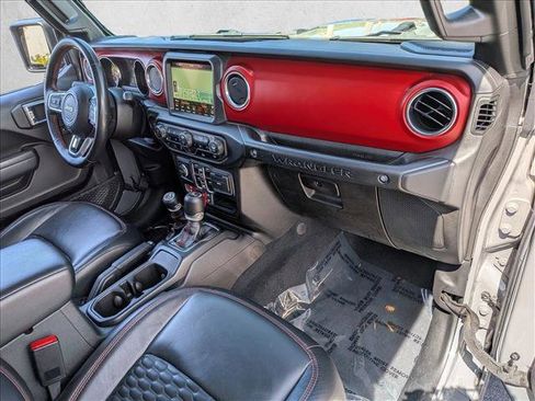 Used 2023 Jeep Wrangler Unlimited Rubicon w/ Cold Weather Group AWD/4WD image 18