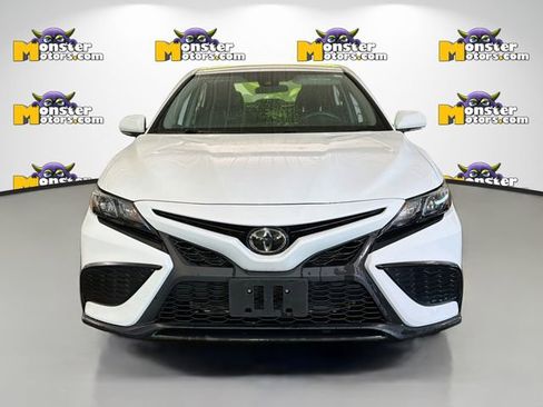 Used 2023 Toyota Camry SE AWD/4WD image 2