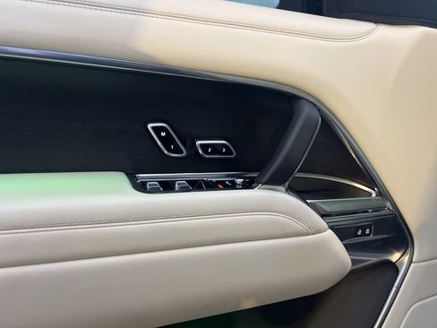 Used 2023 Land Rover Range Rover SE image 52