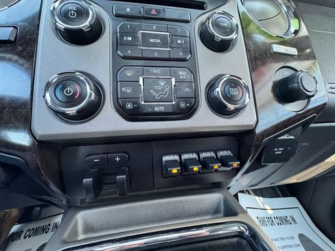Used 2014 Ford F250 Platinum w/ FX4 Off-Road Package image 43