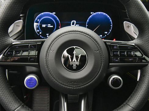 New 2025 Maserati Grecale GT image 32