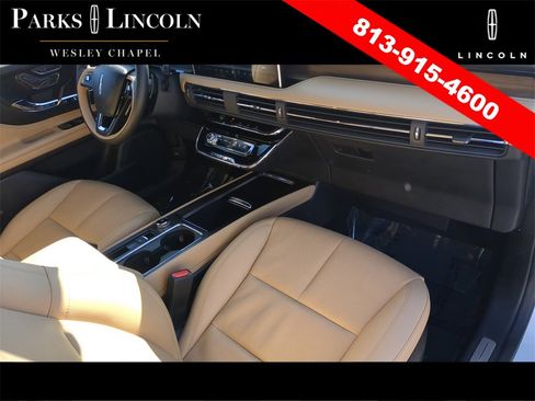 Certified 2023 Lincoln Corsair Reserve image 10