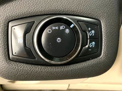 Used 2013 Ford C-MAX SEL image 27