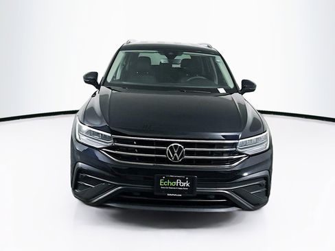 Used 2022 Volkswagen Tiguan SE image 2