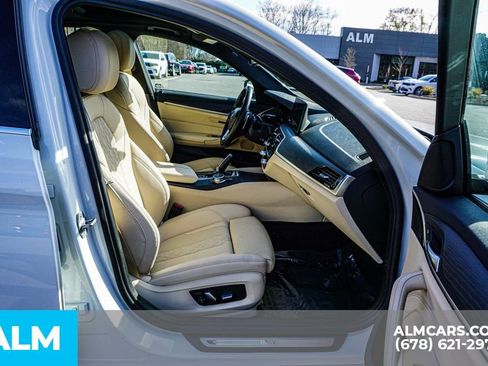 Used 2022 BMW 530i w/ Convenience Package image 23