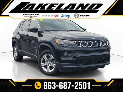 Used 2023 Jeep Compass Latitude AWD/4WD image 1