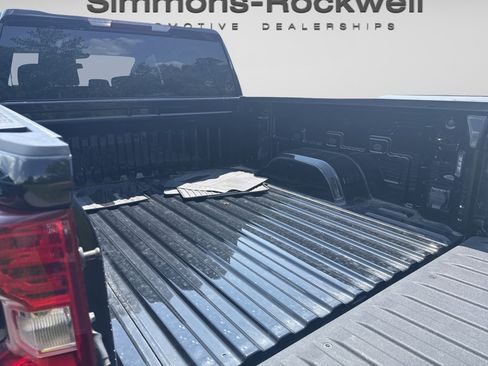 Used 2024 Chevrolet Silverado 1500 LT AWD/4WD image 10