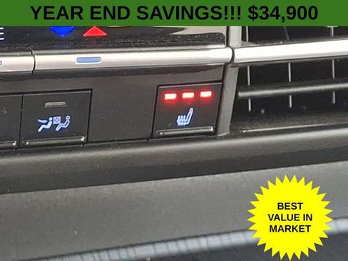 Used 2023 Toyota Sienna XSE image 30