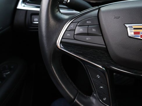 Used 2021 Cadillac XT5 Premium Luxury image 16