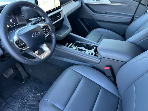 New 2025 Ford Explorer Active w/ Active Comfort Package image 10