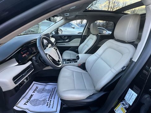 Used 2025 Lincoln Corsair FWD w/ Equipment Group 101A image 11