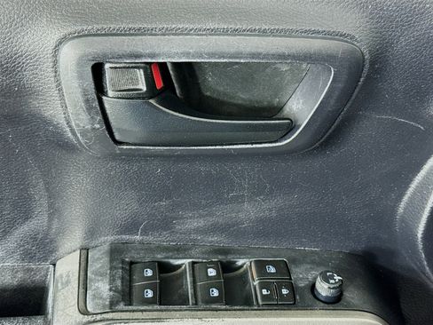 Used 2020 Toyota Tacoma SR5 image 22