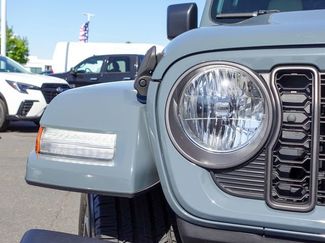 Used 2024 Jeep Wrangler Unlimited AWD/4WD video 3