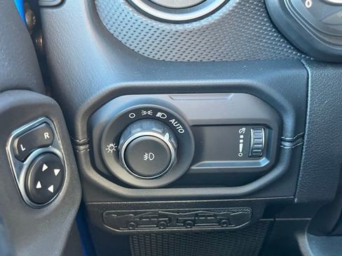 New 2026 Jeep Wrangler Unlimited Rubicon w/ Technology Group image 29