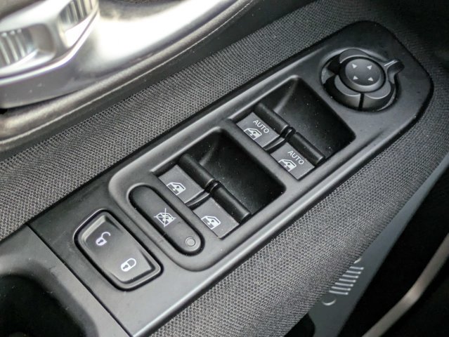 Certified 2021 Jeep Renegade Latitude FWD image 24
