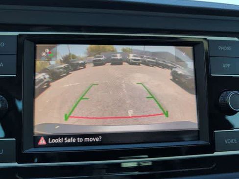 Used 2023 Volkswagen Jetta SE FWD image 29