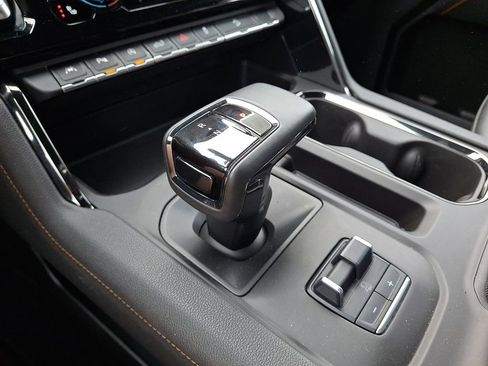 Used 2023 GMC Sierra 1500 AT4 image 14