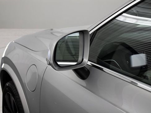 Certified 2025 Volvo XC90 T8 Plus w/ Protection Package Premier image 13