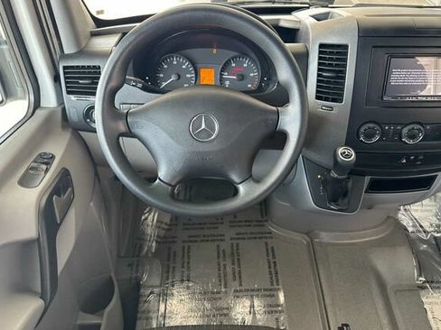 Used 2015 Mercedes-Benz Sprinter 2500 image 14
