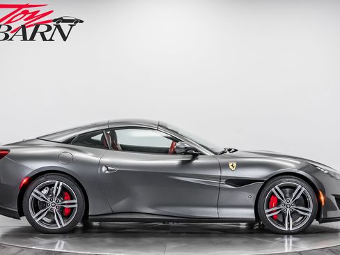 Used 2020 Ferrari Portofino RWD image 14