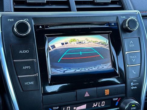 Used 2015 Toyota Camry XSE image 16