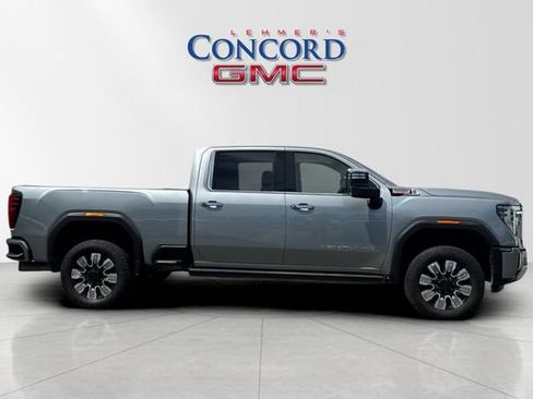 Used 2024 GMC Sierra 2500 Denali w/ Denali Reserve Package AWD/4WD image 3