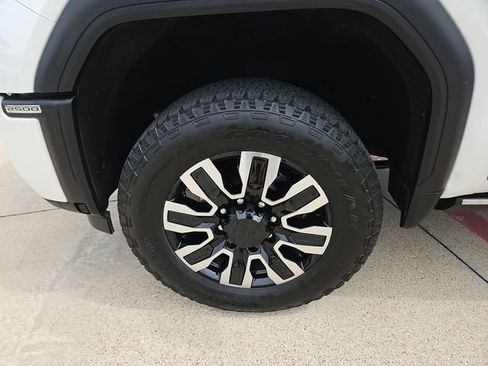 Used 2025 GMC Sierra 2500 Denali Ultimate AWD/4WD image 32