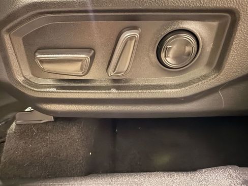 Used 2023 Toyota Tundra Limited w/ Power Package image 15