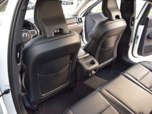Used 2021 Volvo S60 T5 Momentum FWD image 49
