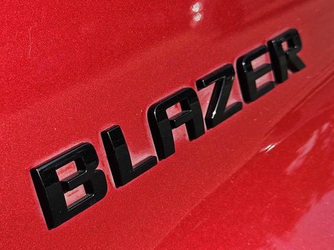 Used 2021 Chevrolet Blazer RS w/ Driver Confidence II Package FWD image 11