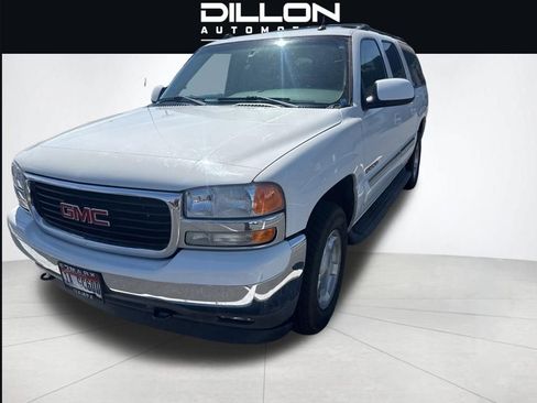 Used 2005 GMC Yukon XL SLT w/ SLT Preferred Equipment Group AWD/4WD image 2