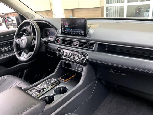 Used 2024 Honda Pilot Elite image 14