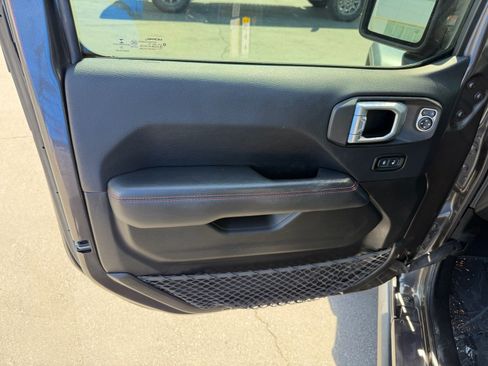 Used 2019 Jeep Wrangler Unlimited Rubicon AWD/4WD image 16