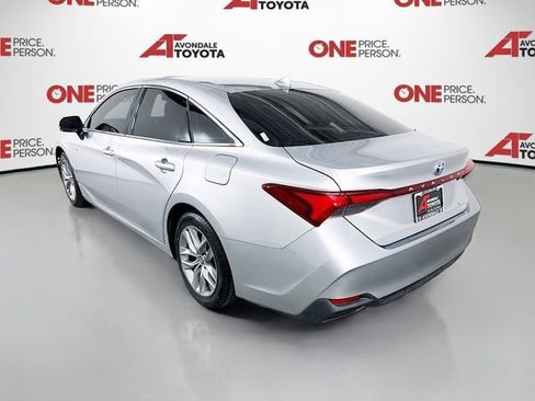 Certified 2021 Toyota Avalon XLE w/ Moonroof Package image 5