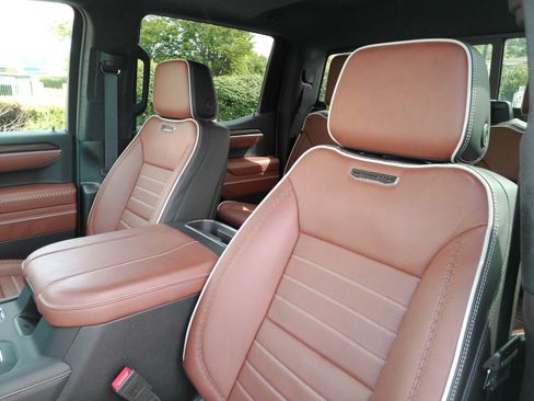 Certified 2025 GMC Sierra 1500 Denali Ultimate AWD/4WD image 11