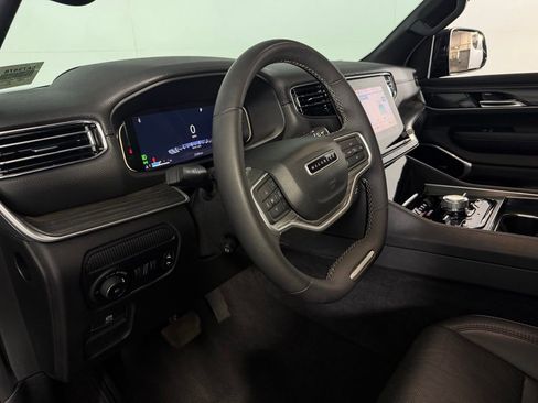 Used 2023 Jeep Wagoneer Series III w/ Premium Group I AWD/4WD image 22