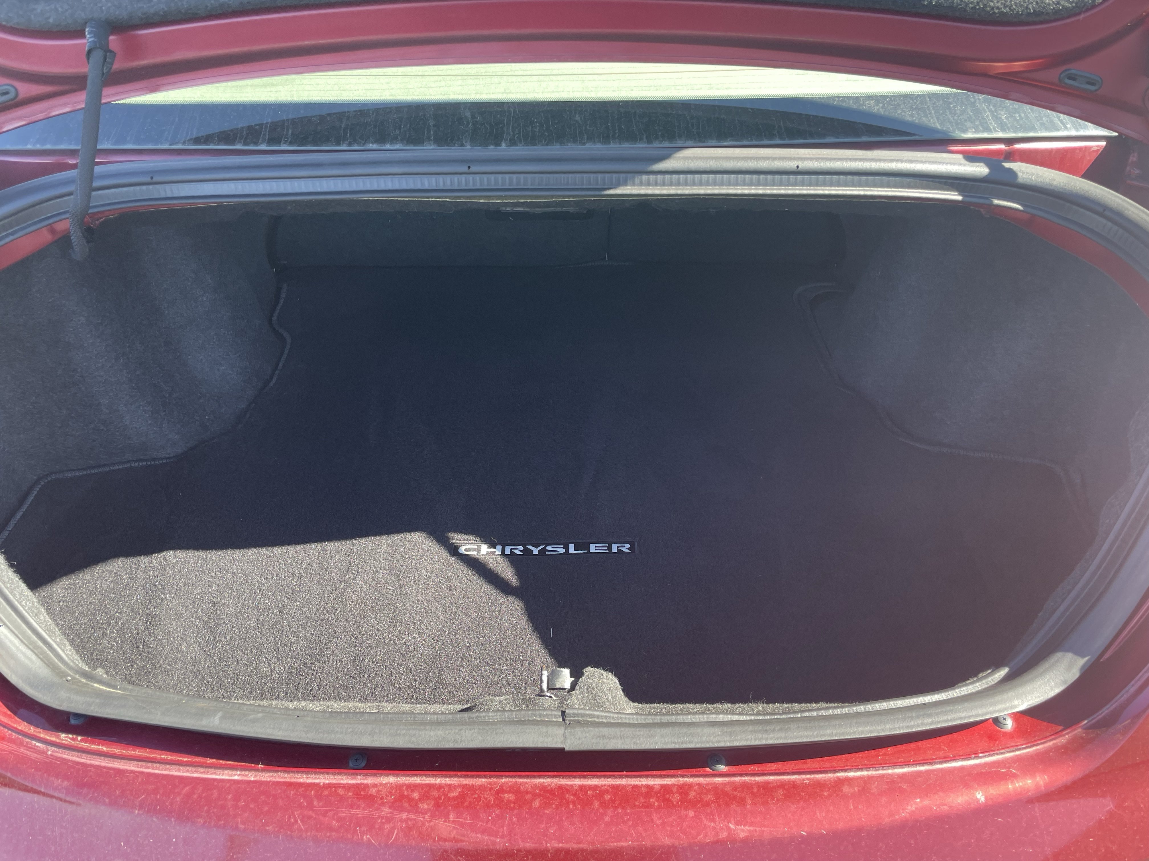 Used 2011 Chrysler 200 Limited FWD image 11
